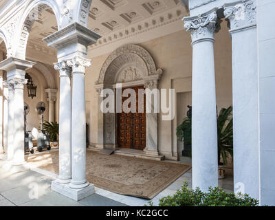 LIVADIYA, CRIMEA - SEPTEMBER 21, 2017: entrance to Livadia Palace. The palace was the summer residence of the Russian emperor's family in Crimea Stock Photo