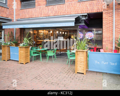 The Punt Yard restaurant and cafe in Quayside Cambridge UK Stock Photo