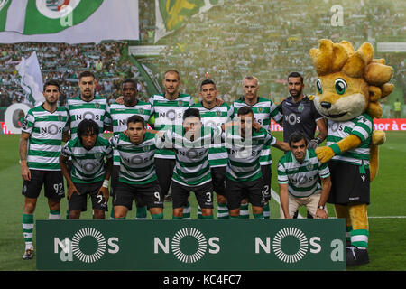 Lisbon, Portugal. 01st Oct, 2017. Sporting«s inicial team during Premier League 2017/18 match between Sporting CP and FC Porto, at Alvalade Stadium in Lisbon on October 1, 2017. (Photo by Bruno Barros / DPI) Credit: Bruno Barros/Alamy Live News Stock Photo