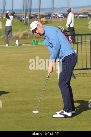 St Andrews, UK. 2nd Oct, 2017. Luke Donald plays a practice round at The Alfred Dunhill Links Championship, St Andrews Old course Monday, 2nd October 2017 Credit: Derek Allan/Alamy Live News Stock Photo