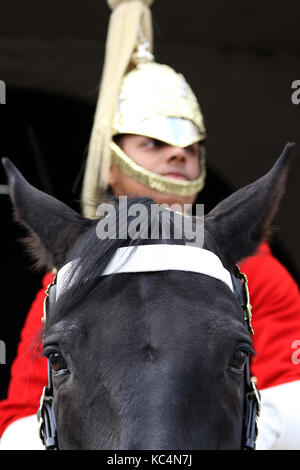 London, UK. 02nd Oct, 2017. A member of the Household Cavalry Mounted Division outside the Household Cavalry Museum  in Westminster, London, on October 2nd, 2017. Credit: Paul Marriott/Alamy Live News Stock Photo