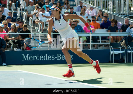 Garbiñe Muguruza (ESP) competing at the 2017 US Open Tennis Championships. Stock Photo