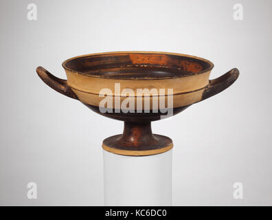 Terracotta kylix (drinking cup), mid-6th century B.C Stock Photo
