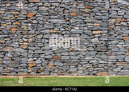 Stone Wall Retaining Mesh Stock Photo - Alamy