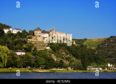 St. Goar and ruins of Fort Rheinfels, View Rheinfels Castle near St ...
