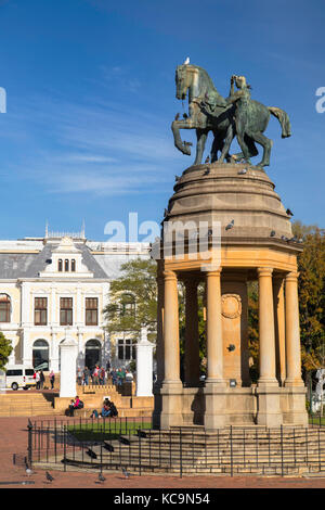 Delville Wood Memorial and Iziko South African Museum, Company’s Garden, Cape Town, Western Cape, South Africa Stock Photo