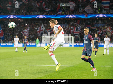 Paris, Frankreich. 27th Sep, 2017. Thomas MUELLER (Muller, M) Aktion, Fussball Champions League, Vorrunde 2. Spieltag, Gruppe B, Paris St. Germain - FC Bayern Munich (M) 3:0, am 27.09.2017 in Paris/ Frankreich. |usage worldwide Credit: dpa/Alamy Live News Stock Photo