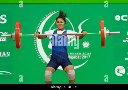 Ashgabat 2017 - 5th Asian Indoor & MartialArts Games 17-09-2017. Amnuaiporn Maneewan (THA) competes in the snatch competition Stock Photo