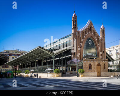 Mercado de Colon - Colon Market in central Valencia, built in 1916, now a drink and food entertainment hub Stock Photo