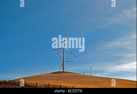 Altamont Pass Wind Farm turbines, California Stock Photo