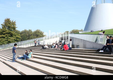 Tech students outside the Modern Technical University of  Delft Library, Delft University Campus, The Netherlands Stock Photo