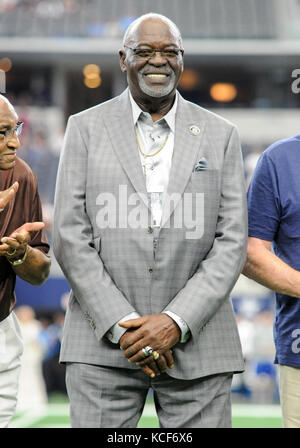 St. Louis, United States. 03rd May, 2021. Former National Football League  Players, Howard Richards, Dallas Cowboys, (R) presents the Don Faurot Award  to former Missouri teammate Brad Edelman, New Orleans Saints, during the  National Football