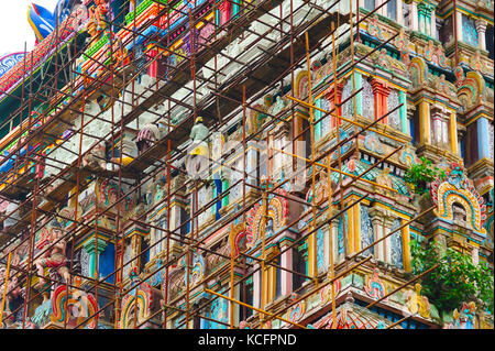 men working on scaffolding at Nataraja Temple, Chidambaram, Tamil Nadu, India Stock Photo