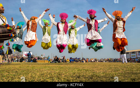 Bhangra Stock Illustrations – 2,575 Bhangra Stock Illustrations, Vectors &  Clipart - Dreamstime