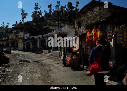 Narrow lane in Darjeeling, India Stock Photo