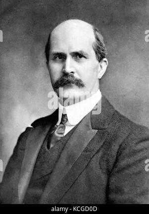 WILLIAM HENRY BRAGG (1862-1942) English mathematician, chemist and physicist about 1915 Stock Photo