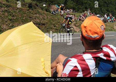 PIERRE SAINT-MARTIN, FRANCE, July 14, 2015 : Spectators wait for the passage of the runners of Tour de France through the mountain chains of the Pyren Stock Photo