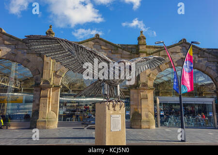 Allen the Peregrine sculpture, Ikea, Sheffield, UK railways station, with fountains and cascades Stock Photo