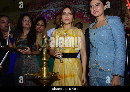 Mumbai, India. 05th Oct, 2017. Bollywood actress Bhumi Pednekar inaugurate Glitter 2017 Wedding & Lifestyle Exhibition at hotel JW Marriott, juhu in Mumbai. Credit: Azhar Khan/Alamy Live News Stock Photo