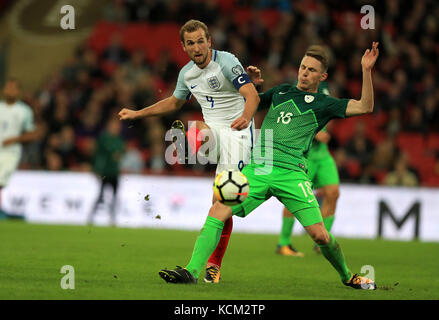 Harry kane world cup kick hi-res stock photography and images - Alamy