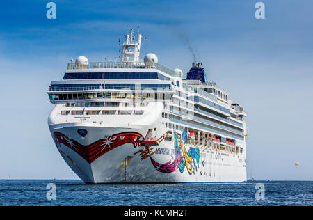 Cabo San Lucas Mexico 08 February 2017 Cruise Ship In The Roadstead Near The Port Of The Cabo San Lucas City California Peninsula Mexico Stock Photo Alamy