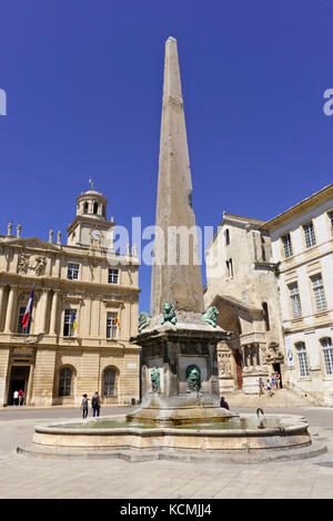 Place de la République and obelisk, Arles, Provence, France Stock Photo