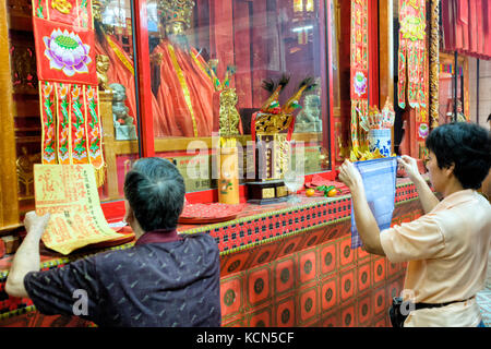 how does chinese new year honor the history of china