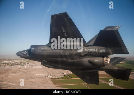 A U.S. Marine Corps F-35B Lightning II assigned to Marine Aviation Weapons and Tactics Squadron One (MAWTS-1) Stock Photo