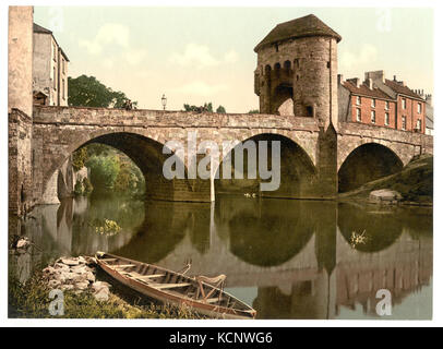 Bridge over the Monnow, Monmouth, Wales LCCN2002697075 Stock Photo