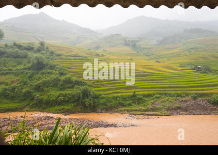 Beautiful landscape of rice terrace fields in Mu Cang Chai, Vietnam Stock Photo