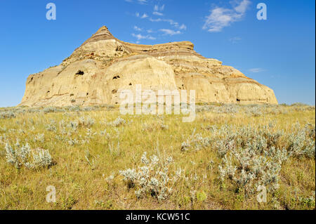 Castle Butte in the Big Muddy Badlands, Big Muddy Badlands, Saskatchewan, Canada Stock Photo