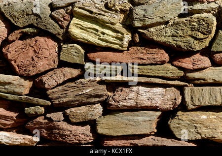 LOCAL STONE WALL IN DEVON ENGLAND UK Stock Photo