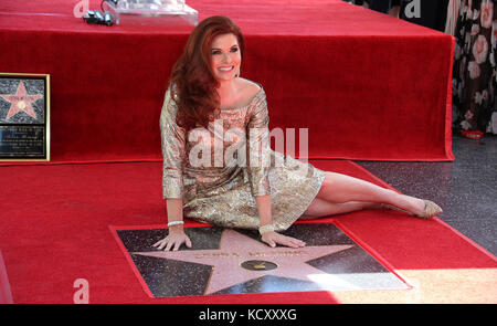 Hollywood, USA. 6th Oct, 2017. 05 October 2017 - Hollywood, California - Debra Messing. Debra Messing Honored With Star On The Hollywood Walk Of Fame. Photo Credit: F. Sadou/AdMedia Credit: F. Sadou/AdMedia/ZUMA Wire/Alamy Live News Stock Photo