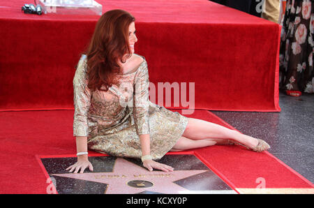 Hollywood, USA. 6th Oct, 2017. 05 October 2017 - Hollywood, California - Debra Messing. Debra Messing Honored With Star On The Hollywood Walk Of Fame. Photo Credit: F. Sadou/AdMedia Credit: F. Sadou/AdMedia/ZUMA Wire/Alamy Live News Stock Photo