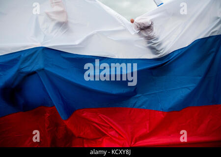 Moscow, Russia. 7th October, 2017.  People attend an unauthorized anti-Kremlin rally called by opposition leader Alexei Navalny, who is serving a 20-day jail sentence, in downtown Moscow at day of President Vladimir Putin's 65th birthday Credit: Nikolay Vinokurov/Alamy Live News Stock Photo