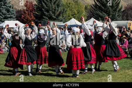 Hailey, Idaho, USA. 07th Oct, 2017. The Oinkari Basque Dancers perform a harvest dance during the Folklife Fair at the 21st Annual Trailing of the Sheep Festival. Celebrating the culture, heritage and history of sheep ranching and sheep herding in Idaho and the West, the five-day festival features workshops, cuisine, a folklife fair, sheepdog trials, a wool fest and the climactic sheep parade through downtown Ketchum. Credit: Brian Cahn/ZUMA Wire/Alamy Live News Stock Photo