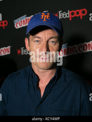 New York, New York October 7th 2017. Star Trek Cast Poses for Exclusive Portraits Back Stage at Madison Square Garden. Credit: Sppider/Alamy Live News Stock Photo