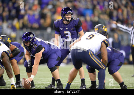 Seattle, WA, USA. 7th Oct, 2017. UW quarterback Jake Browning changing the play during a PAC12 football game between the Cal Bears and the Washington Huskies. The game was played at Husky Stadium on the University of Washington campus in Seattle, WA. Jeff Halstead/CSM/Alamy Live News Stock Photo