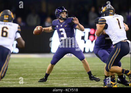 Seattle, WA, USA. 7th Oct, 2017. UW quarterback Jake Browning in action during a PAC12 football game between the Cal Bears and the Washington Huskies. The game was played at Husky Stadium on the University of Washington campus in Seattle, WA. Jeff Halstead/CSM/Alamy Live News Stock Photo