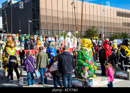 Birmingham, UK. 8th October, 2017. The final farewell of all the Big Sleuth bears with most of the bears at Eastside Park and 22 of the bears inside Millennium point. Its the last chance for the public to see all the bears together in one place before they are auctioned off to raise money for the Birmingam Childrens Hospital. Credit: steven roe/Alamy Live News Stock Photo