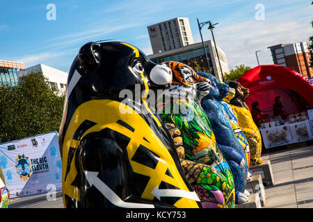 Birmingham, UK. 8th October, 2017. The final farewell of all the Big Sleuth bears with most of the bears at Eastside Park and 22 of the bears inside Millennium point. Its the last chance for the public to see all the bears together in one place before they are auctioned off to raise money for the Birmingam Childrens Hospital. Credit: steven roe/Alamy Live News Stock Photo