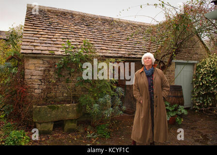 Mary Keen and her garden shed Stock Photo