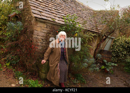 Mary Keen and her garden shed Stock Photo