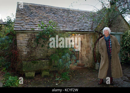 Mary Keen and her garden shed Stock Photo