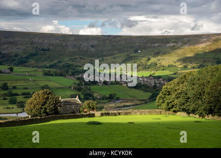 Hills around Reeth in Swaledale, North yorkshire, England. Fremington edge in the background. Stock Photo