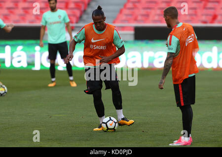 Lisbon, Portugal. 08th Oct, 2017. Portugal«s defender Bruno Alves during National Team Training session before the match between Portugal and Switzerland at Luz Stadium in Lisbon on October 8, 2017. ( Credit: Bruno Barros/Alamy Live News Stock Photo