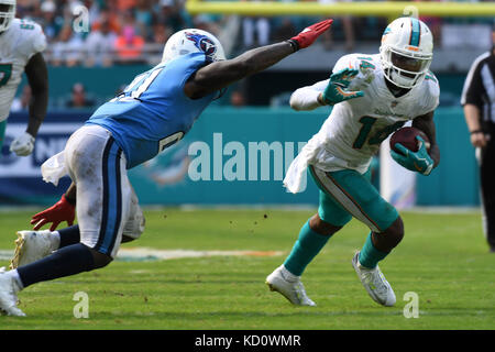 Miami Dolphins tight end Mike Gesicki (88) warms up before an NFL football  game against the Kansas City Chiefs, Sunday, Dec. 13, 2020, in Miami  Gardens, Fla. (AP Photo/Wilfredo Lee Stock Photo - Alamy