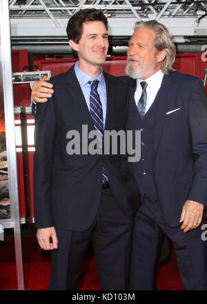 Los Angeles, CA, USA. 8th Oct, 2017. 08 October 2017 - Los Angeles, California - Director Joseph Kosinski and Jeff Bridges. 'Only The Brave'' Premiere held at the Regency Village Theatre in Los Angeles. Photo Credit: AdMedia Credit: AdMedia/ZUMA Wire/Alamy Live News Stock Photo