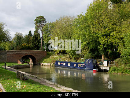 Narrowboat moored at Pewsey Wharf, Kennet & Avon Canal, Wiltshire, England UK Stock Photo