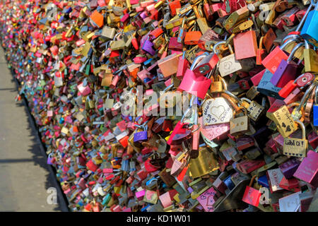 Detailed Love locks on Hohenzollernbrücke ( Hohenzollern Bridge) in Cologne (Köln/Koeln), Germany. Stock Photo